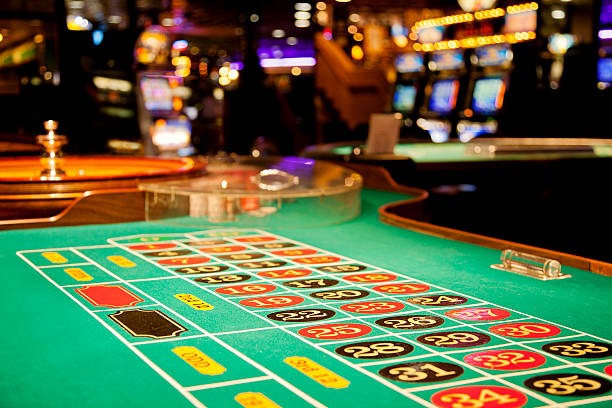 jalutoto login platform interface showing slot games, live tables, and sportsbook options